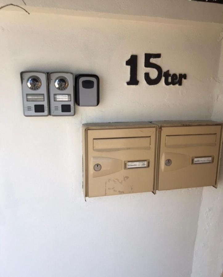 Appartement Tout Confort Avec Parking Ferme Arles Exterior photo