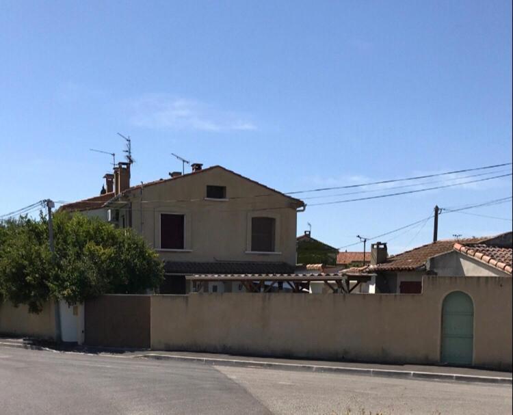 Appartement Tout Confort Avec Parking Ferme Arles Exterior photo