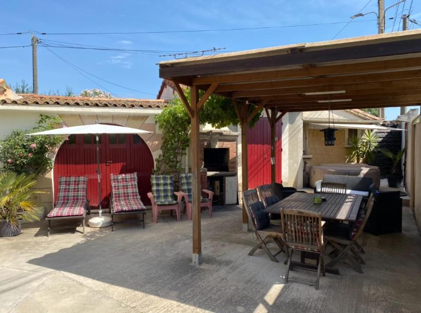 Appartement Tout Confort Avec Parking Ferme Arles Exterior photo