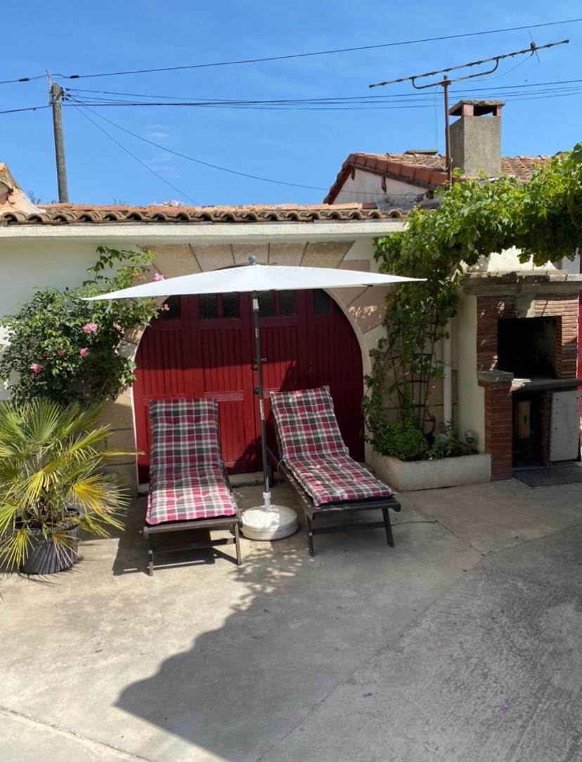 Appartement Tout Confort Avec Parking Ferme Arles Exterior photo