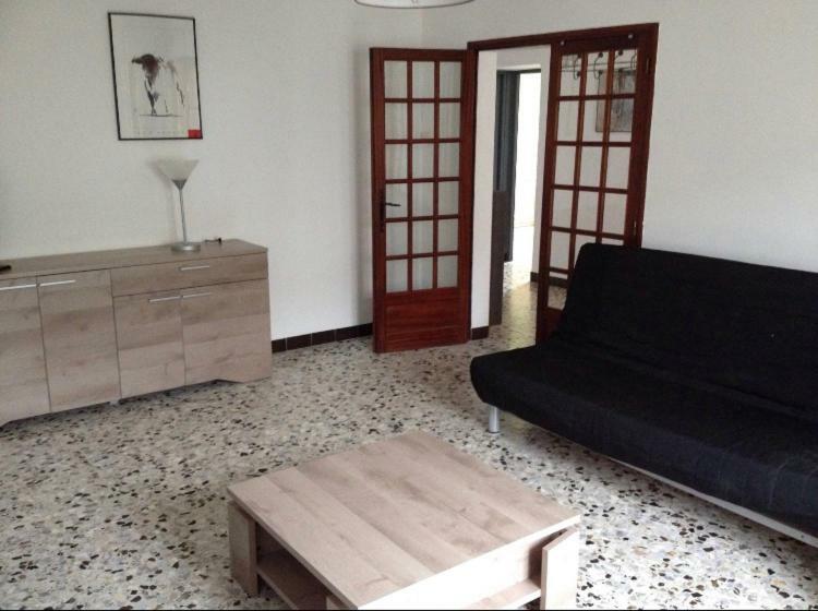 Appartement Tout Confort Avec Parking Ferme Arles Exterior photo