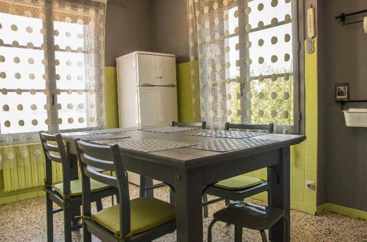 Appartement Tout Confort Avec Parking Ferme Arles Exterior photo